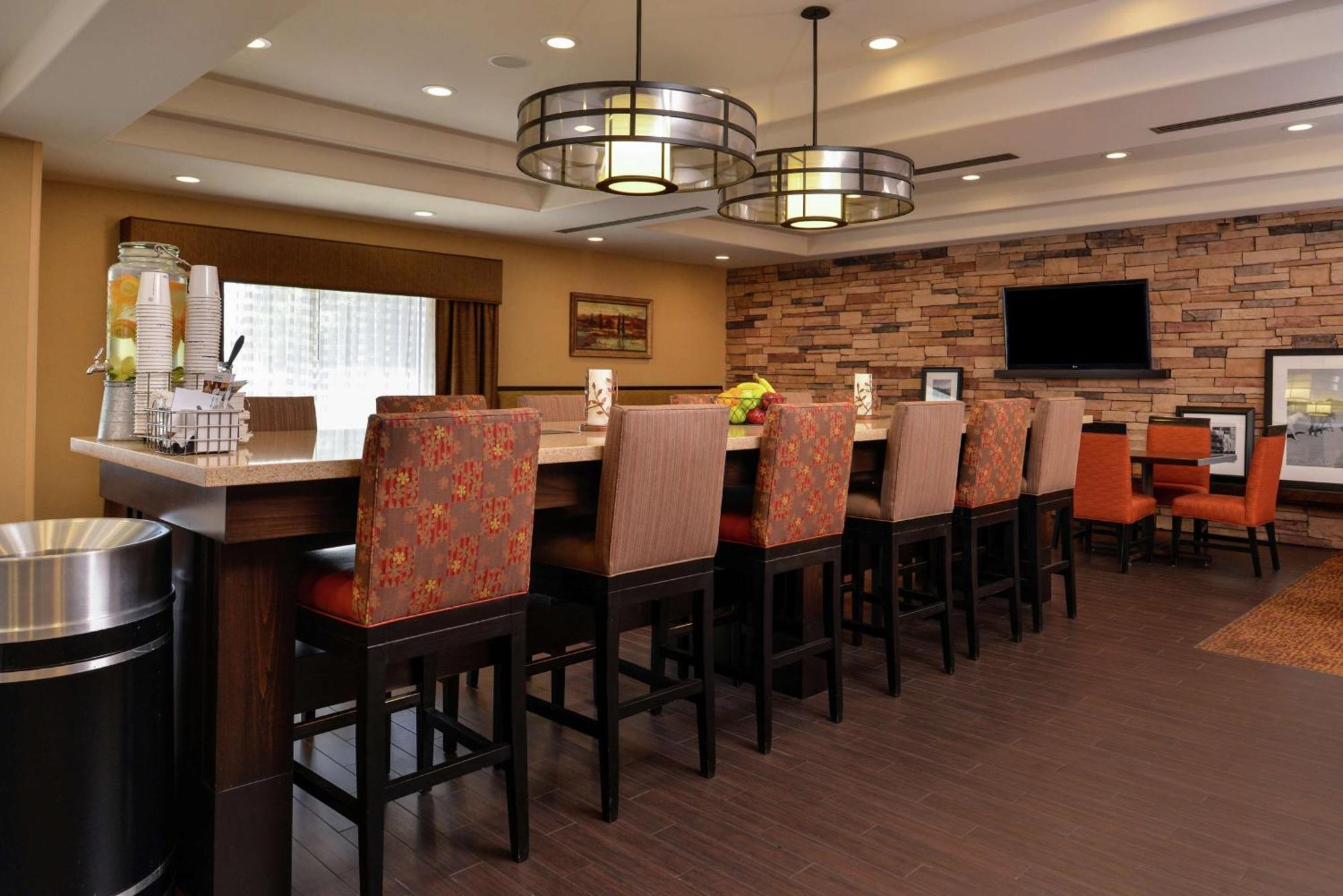 Hampton Inn Idaho Falls / Airport Exterior photo