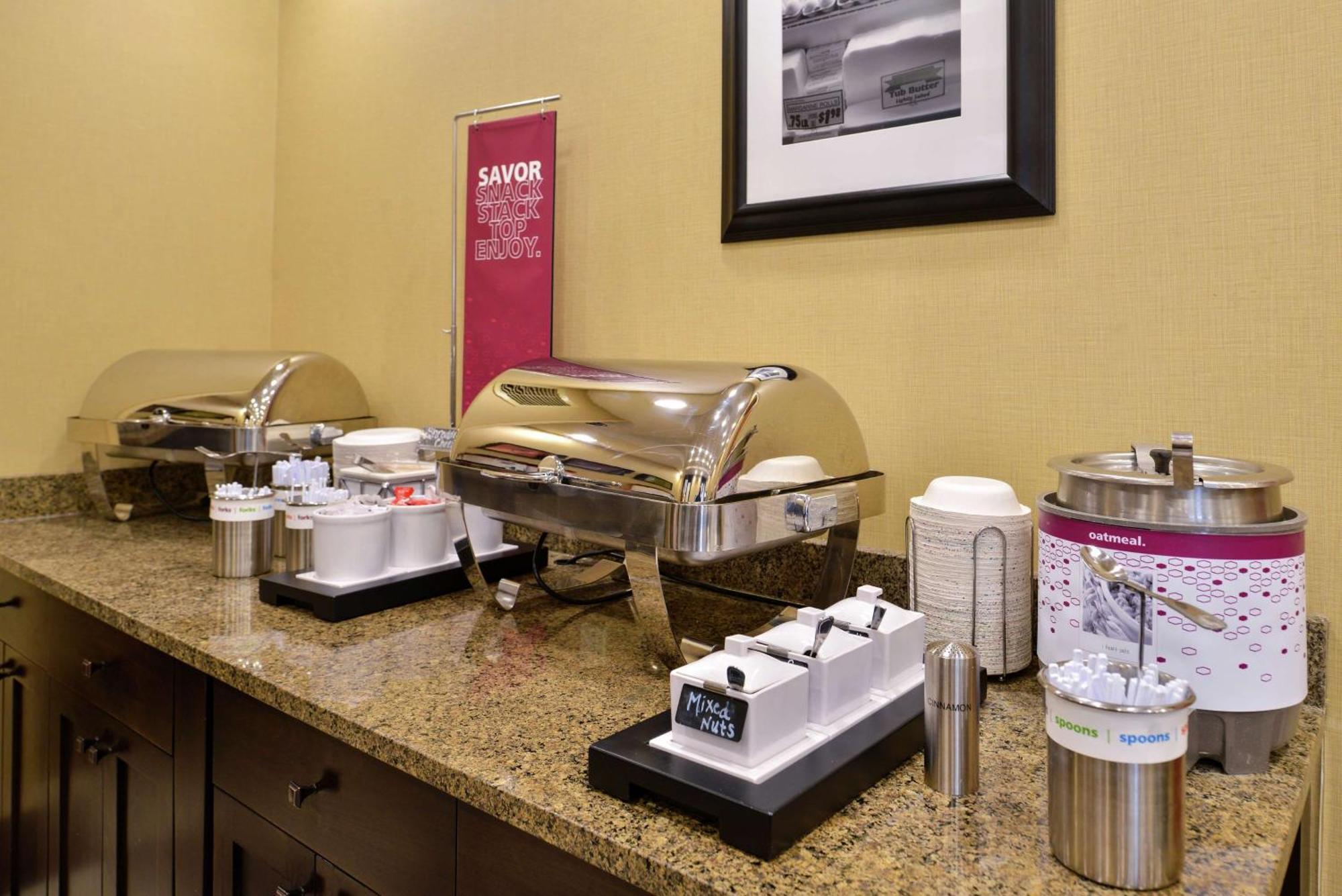 Hampton Inn Idaho Falls / Airport Exterior photo