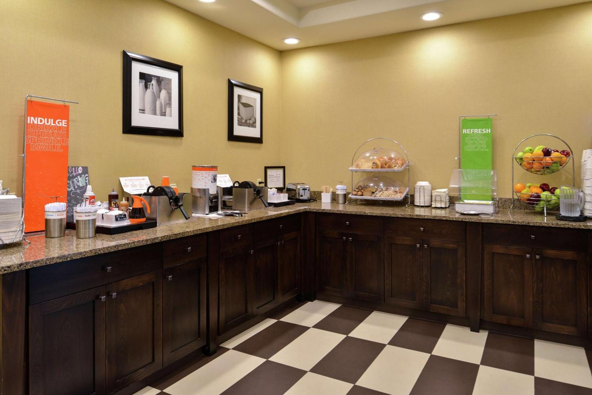 Hampton Inn Idaho Falls / Airport Exterior photo