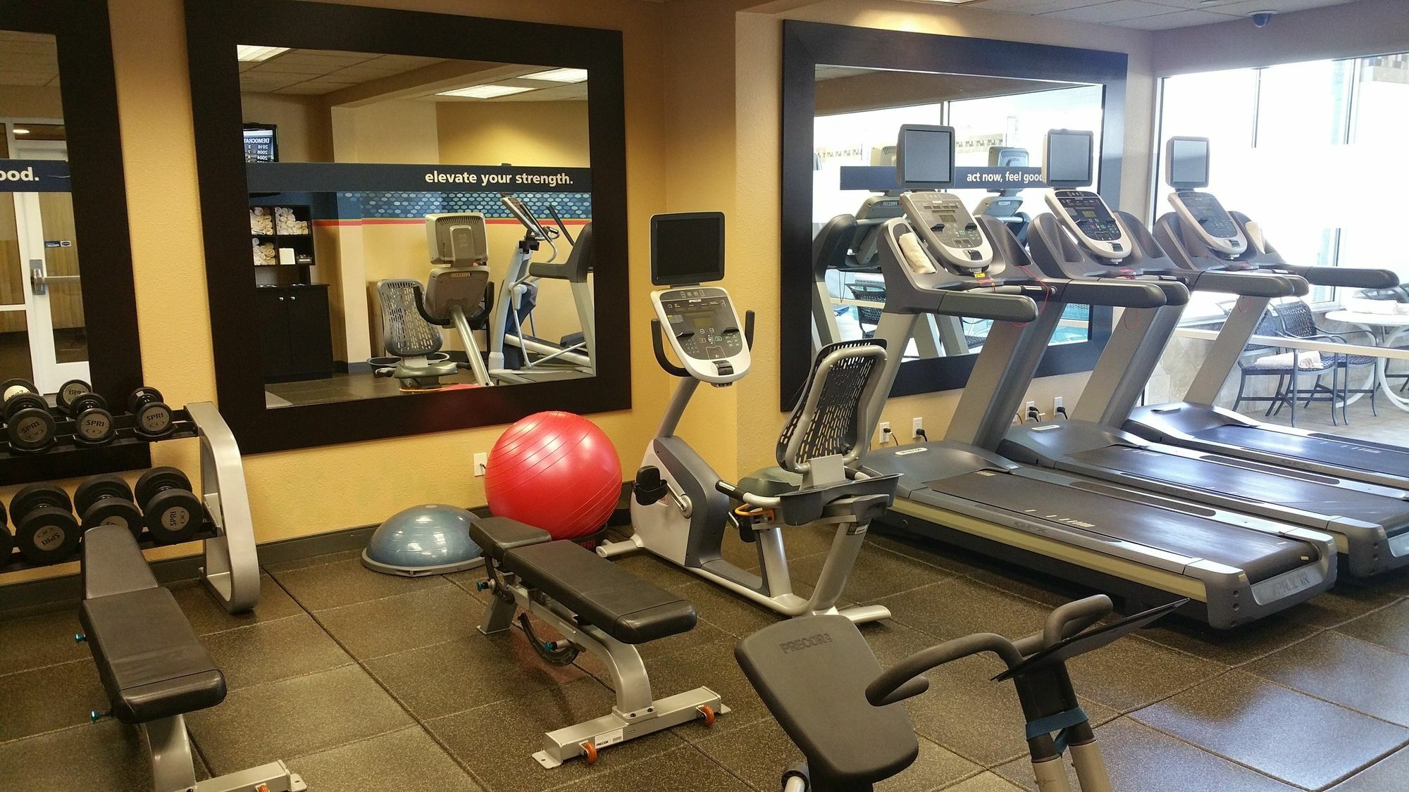 Hampton Inn Idaho Falls / Airport Exterior photo